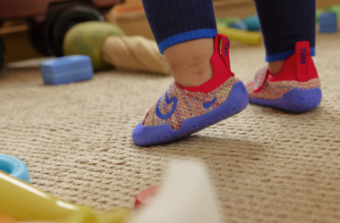 Nike presenta un zapato para ayudar a los bebés a aprender a caminar