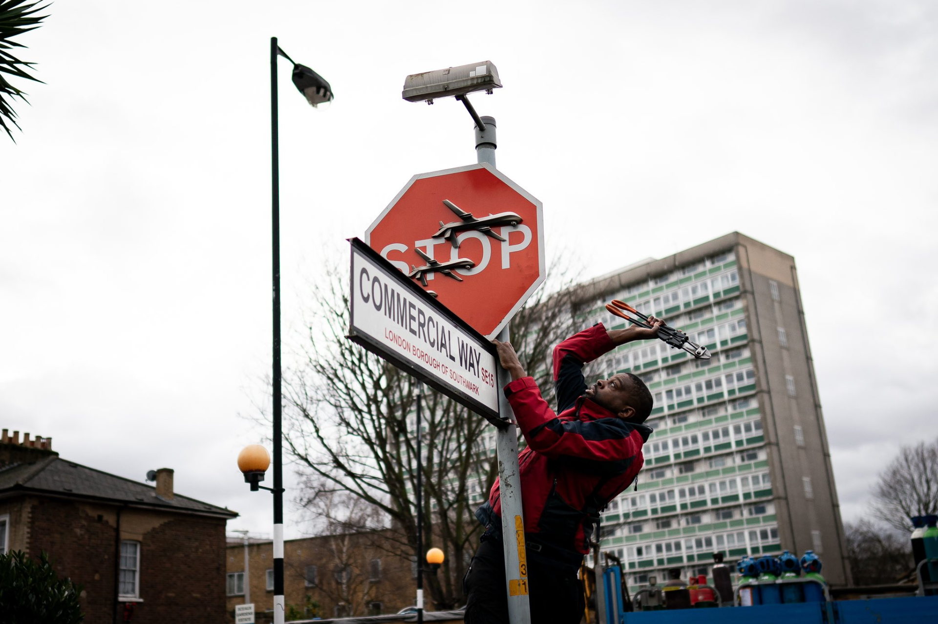 Roban la última obra de Banksy en Londres