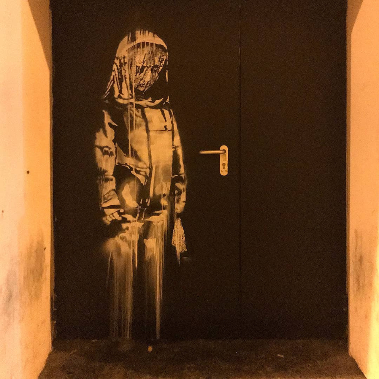 Roban la última obra de Banksy en Londres