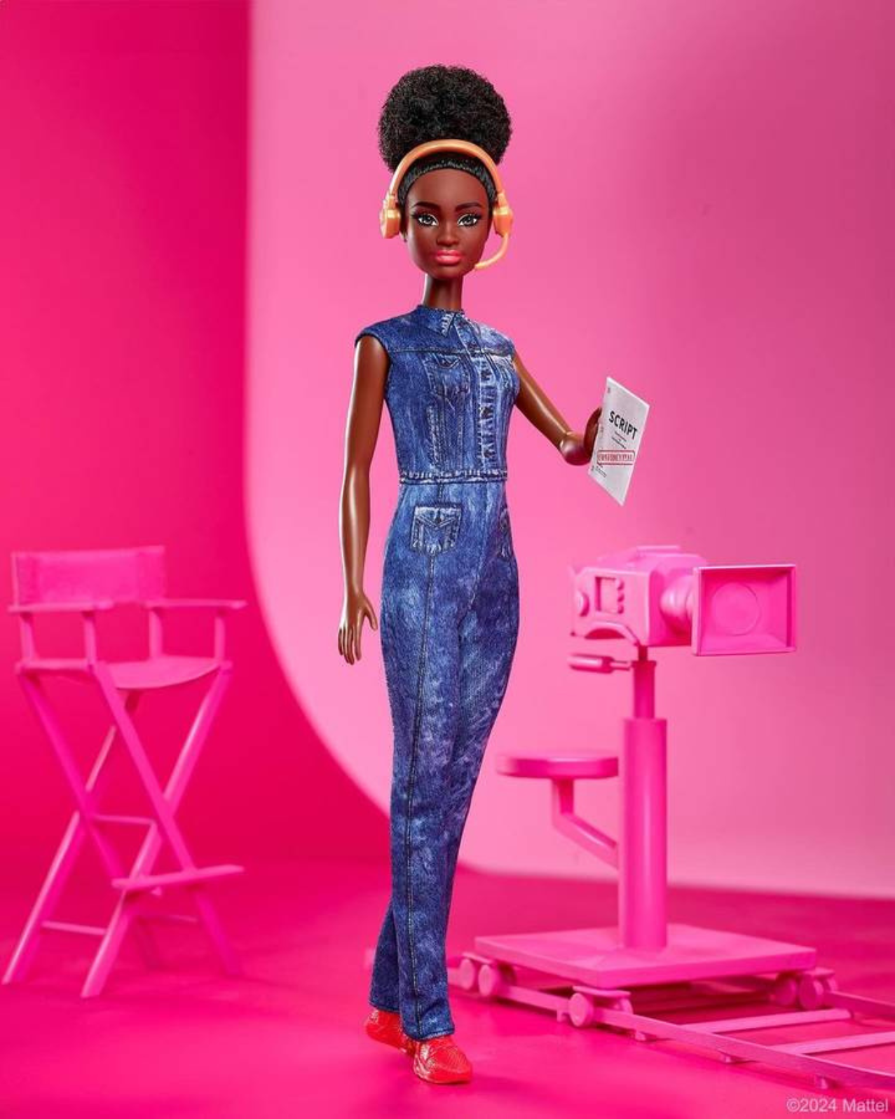 Barbie se transforma en cineasta: la nueva colección